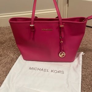 Michael kors jet set travel